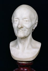 Voltaire (1694-1778) mellszobra paróka nélkül, 1778 (márvány)