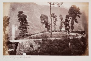 Hurok a Darjeeling Himalája vonalon, 1885 körül (szépia fotó) alkotó: Unknown photographer