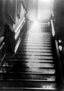 A Raynham Hall szelleme (Anglia) alkotó: Unknown photographer